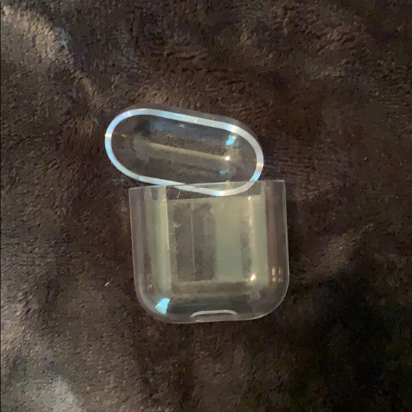 AirPod 1 and 2 case - Picture 2 of 2